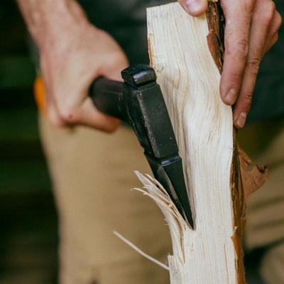 Hacha universal X-series X18 Fiskars Hoja S